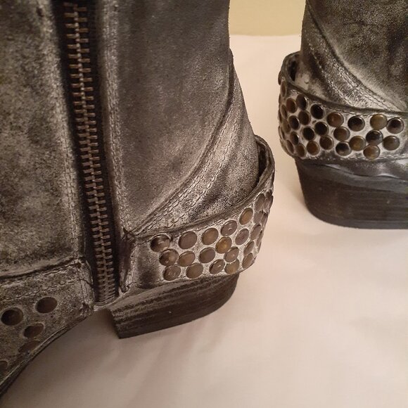 Circle G Leather Studded Western Booties - Picture 10 of 14